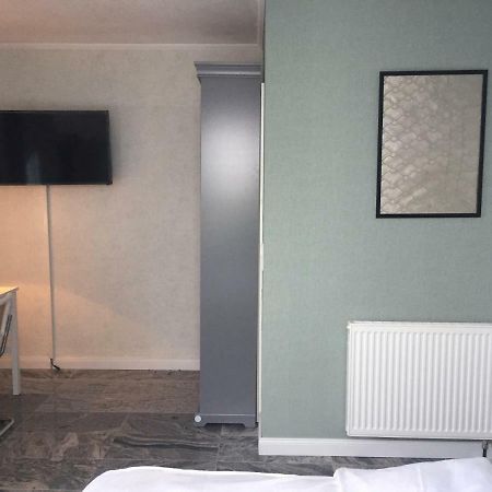 Neues Zimmerapartment Mit Bad Neckarwestheim Exterior foto